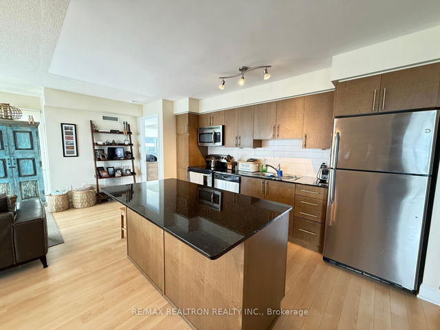2305 - 2191 Yonge Street
