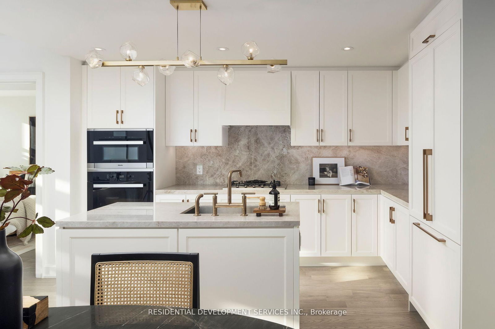 Condo for sale at 513-1 Strathgowan Avenue, Toronto, Lawrence Park North, M4N 0B3 - MLS: C12192662