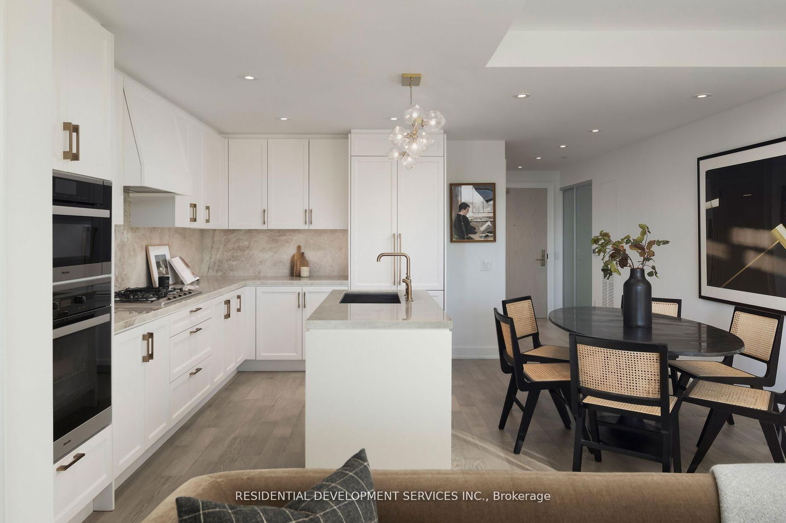 Condo for sale at 513-1 Strathgowan Avenue, Toronto, Lawrence Park North, M4N 0B3 - MLS: C12192662