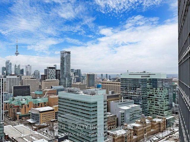 2208 - 832 Bay Street