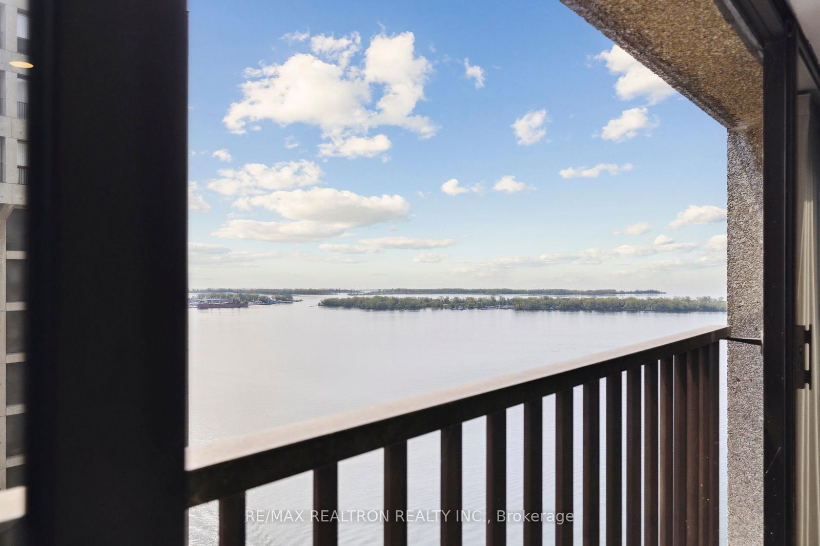 Condo for sale at 3206-65 Harbour Square, Toronto, Waterfront Communities C1, M5J 2L4 - MLS: C12192897