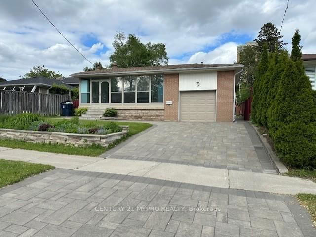 19 Flavian Crescent