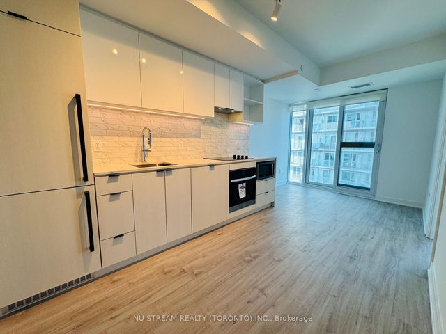 4309 - 252 Church Street