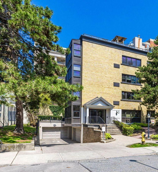 403 - 22 Woodlawn Avenue