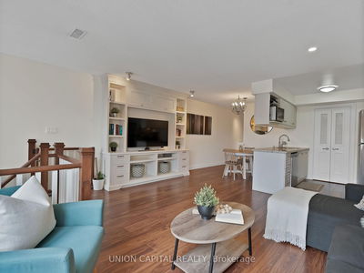 Unit 302 — 72 Aerodrome Cres, Toronto - Leaside