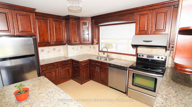 Main - 32 Niantic Crescent