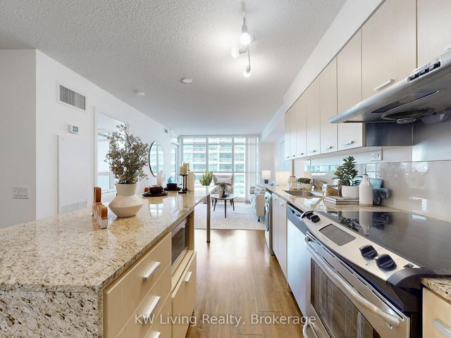 711 - 19 Singer Court