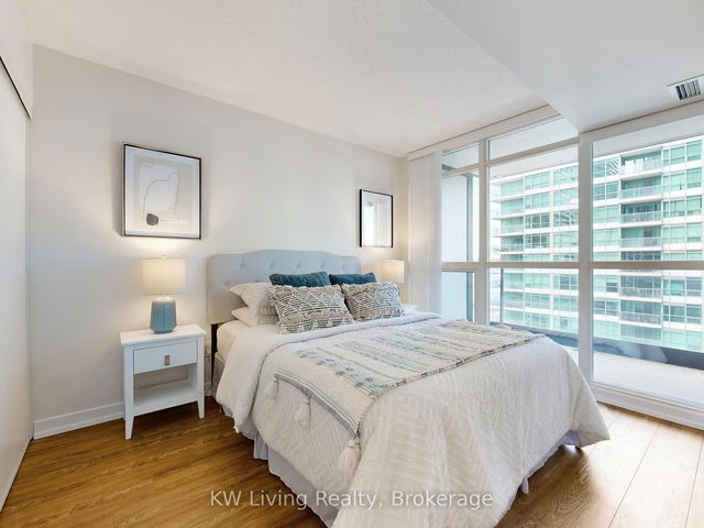711 - 19 Singer Court