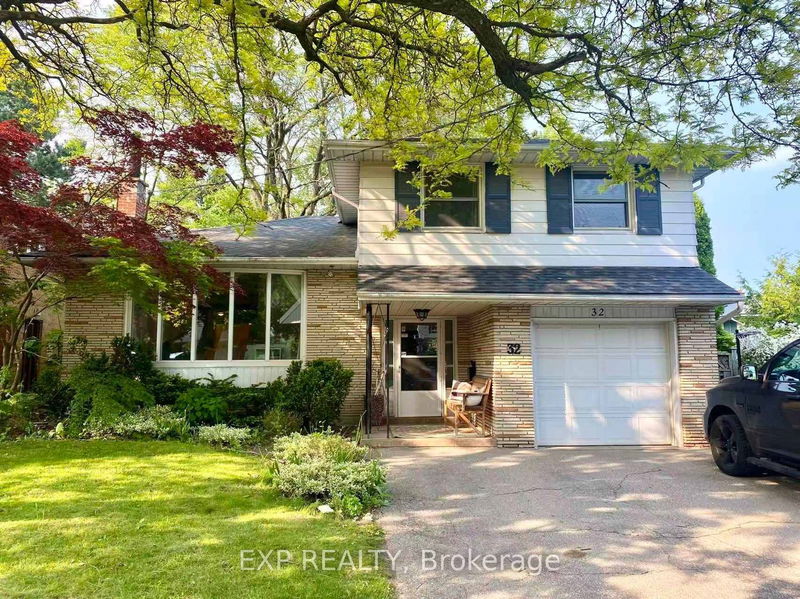 home for lease on 32 Dunlace Drive