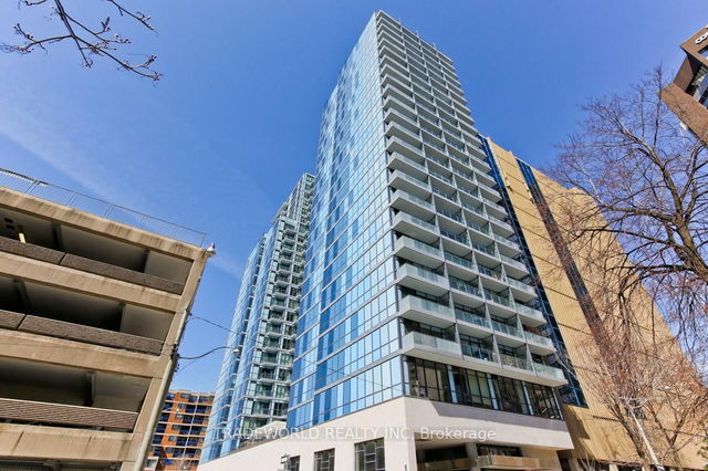 909 - 210 Simcoe Street