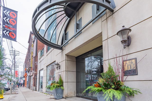 204 - 901 Queen Street