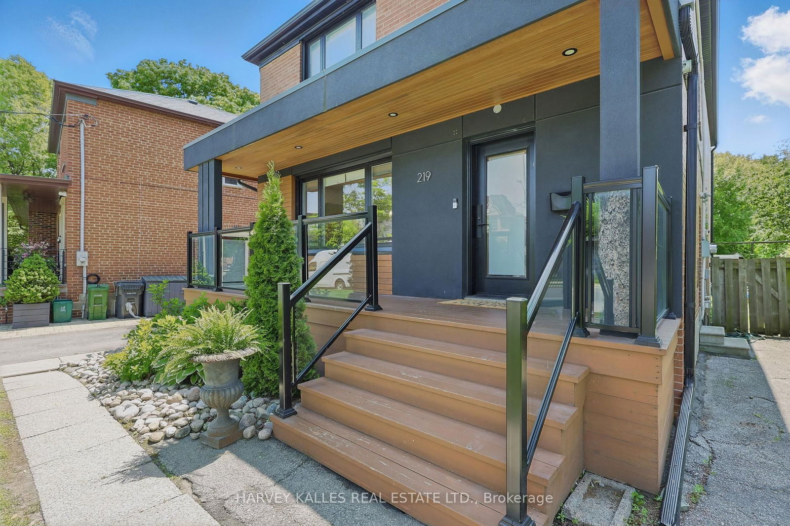 Detached House for sale at 219 Delhi Avenue, Toronto, Lansing-Westgate, M3H 1A9 - MLS: C12193641