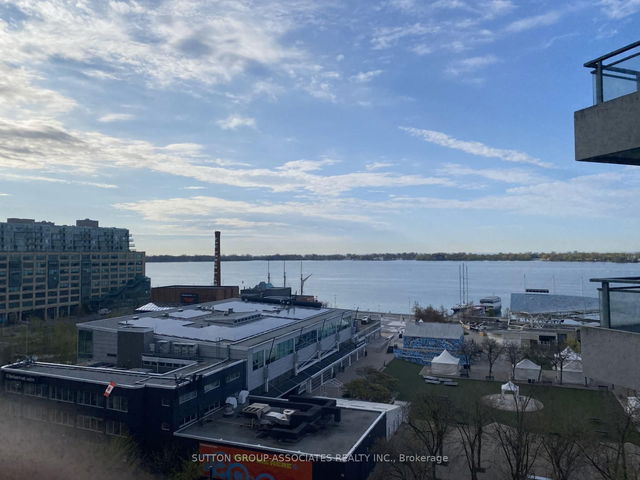 1119 - 230 Queens Quay