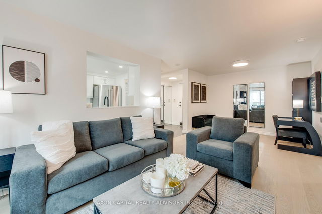 1513 - 168 Simcoe Street