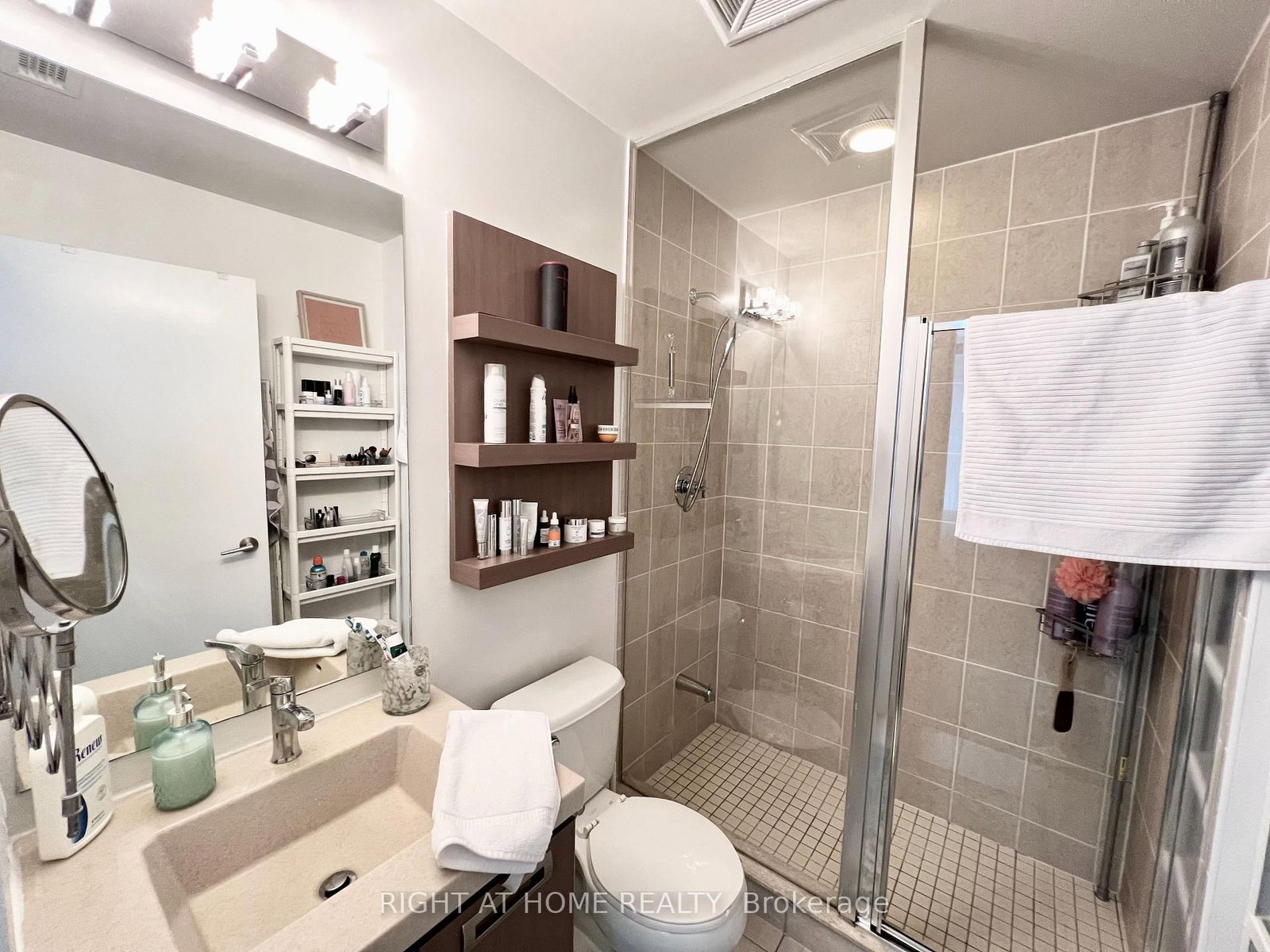 90 Stadium Road, Unit 606 - Photo 15