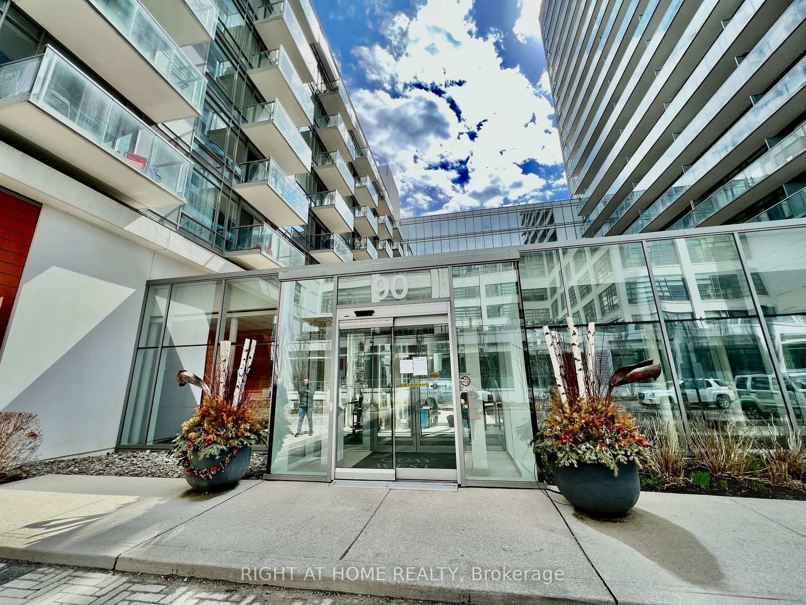 90 Stadium Road, Unit 606 - Photo 2