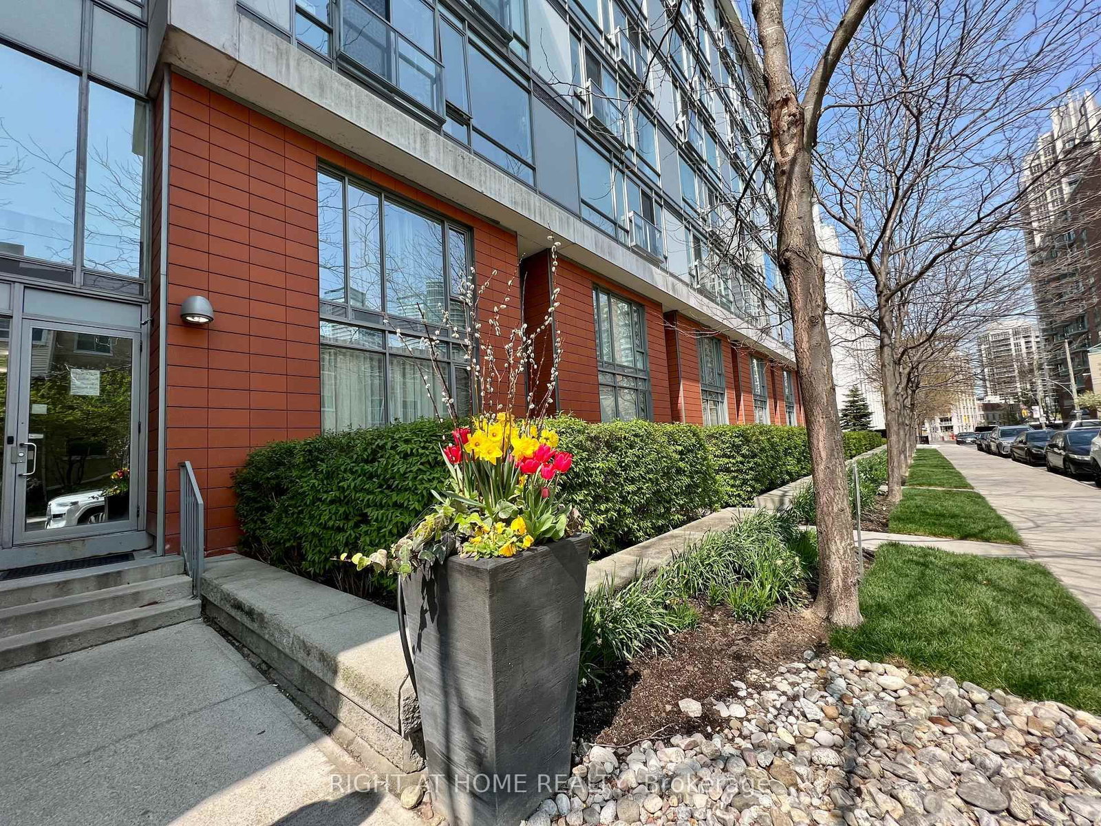 90 Stadium Road, Unit 606 - Photo 24