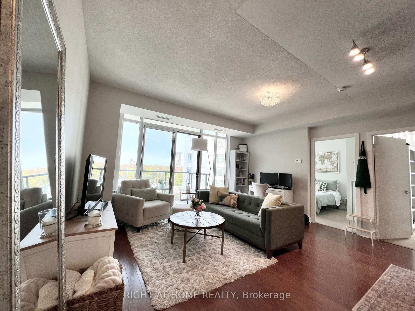 90 Stadium Road, Unit 606 - Photo 4