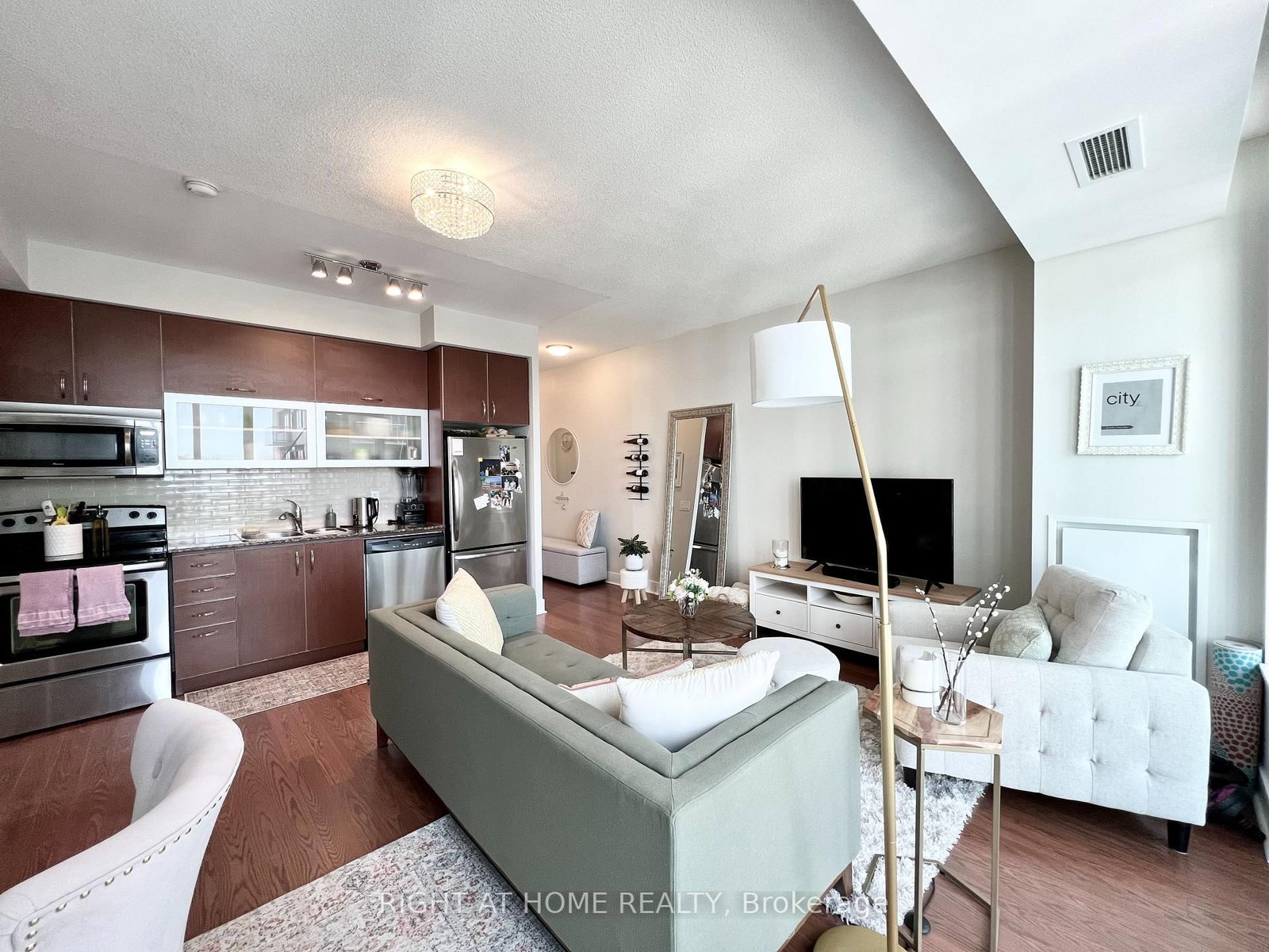 90 Stadium Road, Unit 606 - Photo 6