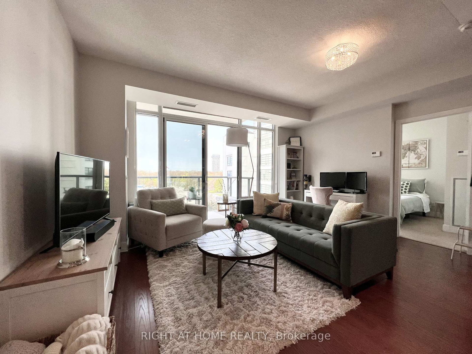 90 Stadium Road, Unit 606 - Photo 8