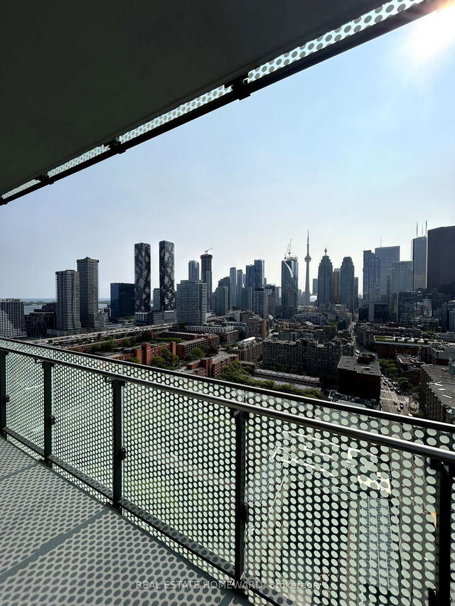 2433W - 135 Lower Sherbourne Street