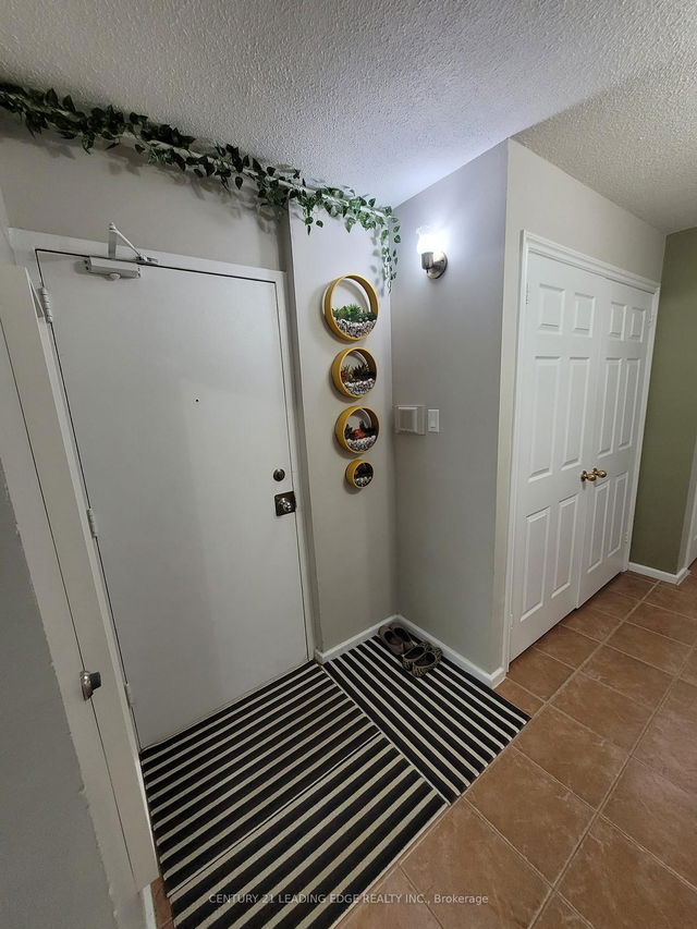 2201 - 10 Sunny Glenway