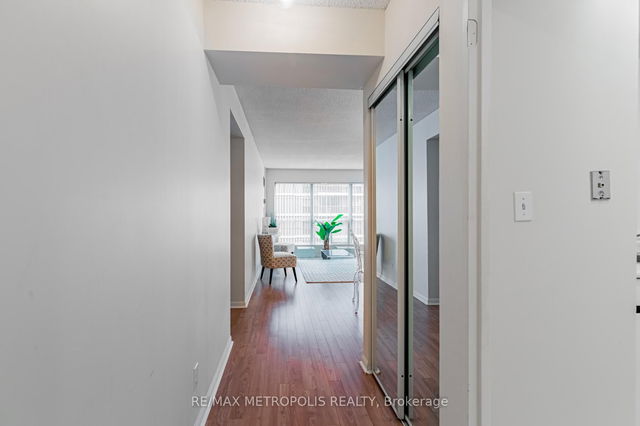 601 - 7 Carlton Street