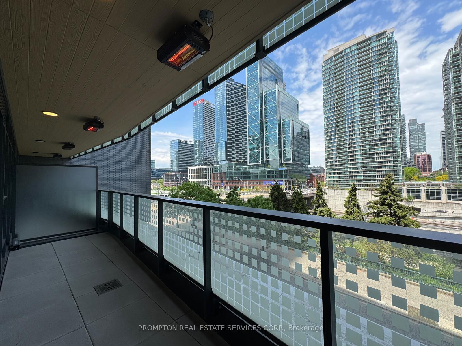 Condo for lease at 335-3 Concord Cityplace Way, Toronto, Waterfront Communities C1, M5V 0X4 - MLS: C12194096