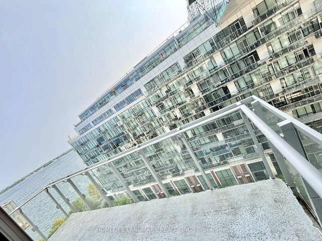 1029 - 39 Queens Quay E