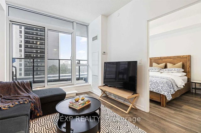 401 - 56 Forest Manor Road