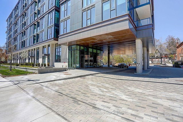 418 - 250 Lawrence Avenue