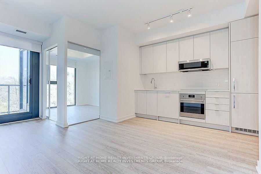 250 Lawrence Avenue W, Unit 418 - Photo 11