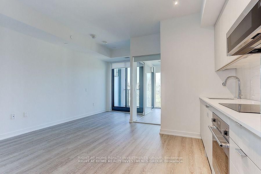 250 Lawrence Avenue W, Unit 418 - Photo 8
