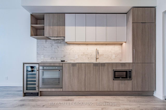 903 - 2020 Bathurst Street