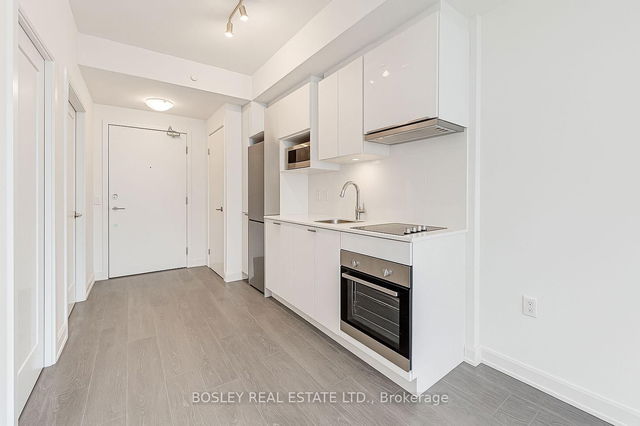 LPH13 - 195 Redpath Avenue