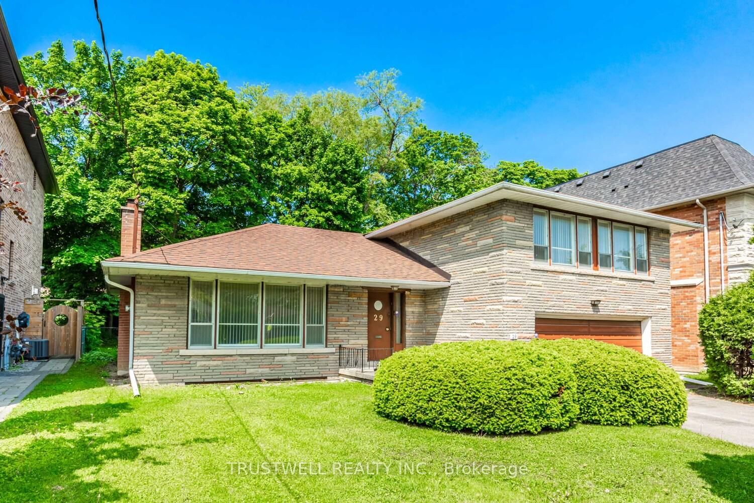 Detached House for sale at 29 Whittaker Crescent, Toronto, Bayview Village, M2K 1K7 - MLS: C12194630
