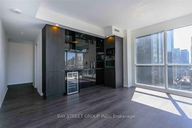1515 - 70 Temperance Street