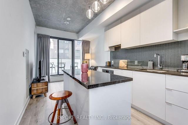 221 - 161 Roehampton Avenue