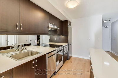 Unit 911 — 320 Richmond St, Toronto - Moss Park image-0-4