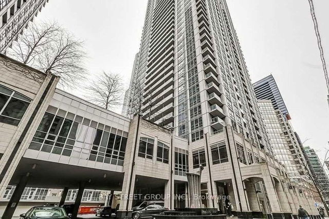 207 - 761 Bay Street