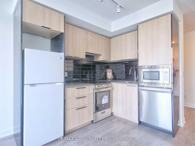 3613 - 501 Yonge Street