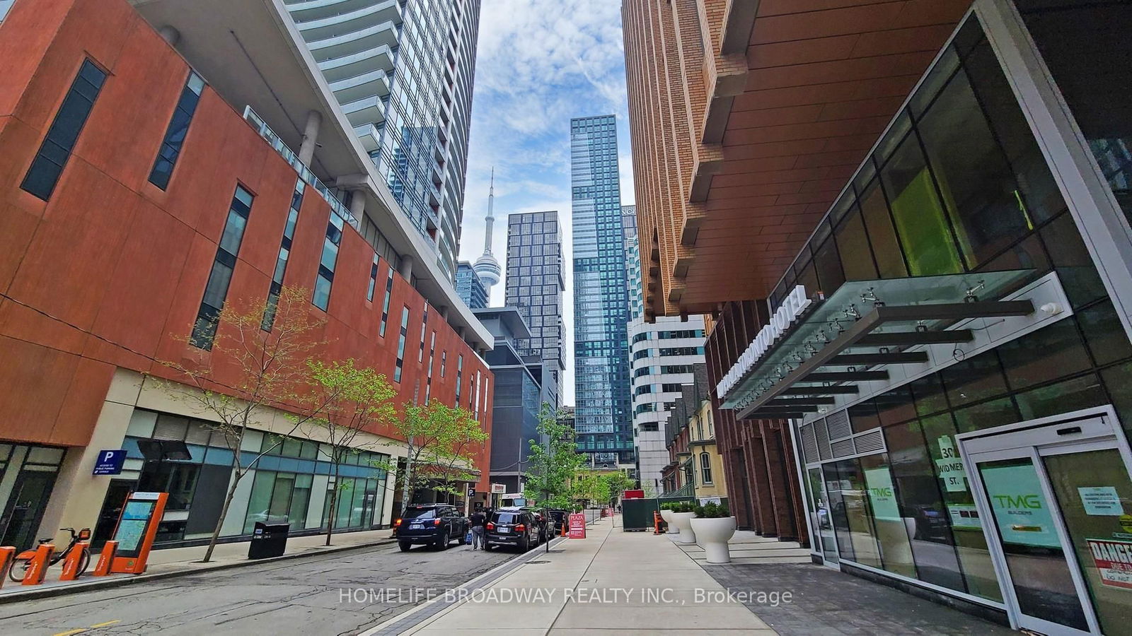 Condo for sale at 1005-327 King Street, Toronto, Waterfront Communities C1, M5V 0W7 - MLS: C12195186