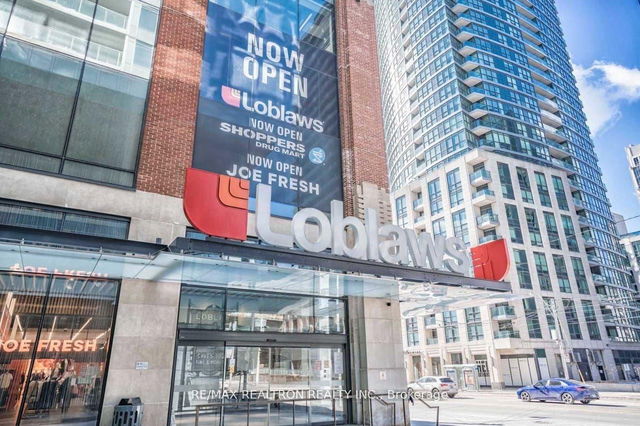 3212 - 17 Bathurst Street