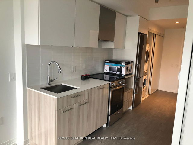 #704 - 251 Jarvis Street