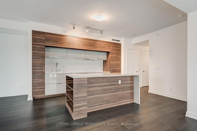 2607 - 88 Scott Street