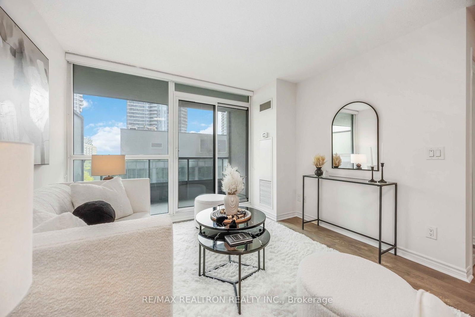 Condo for sale at 525-25 Lower Simcoe Street, Toronto, Waterfront Communities C1, M5J 3A1 - MLS: C12195290
