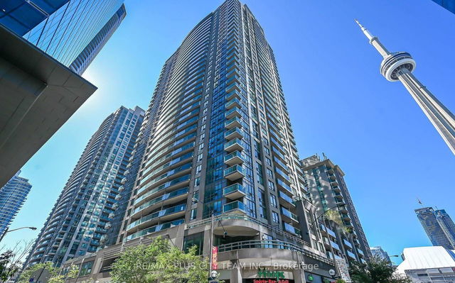 709 - 30 Grand Trunk Crescent