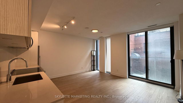 207 - 25 Richmond Street