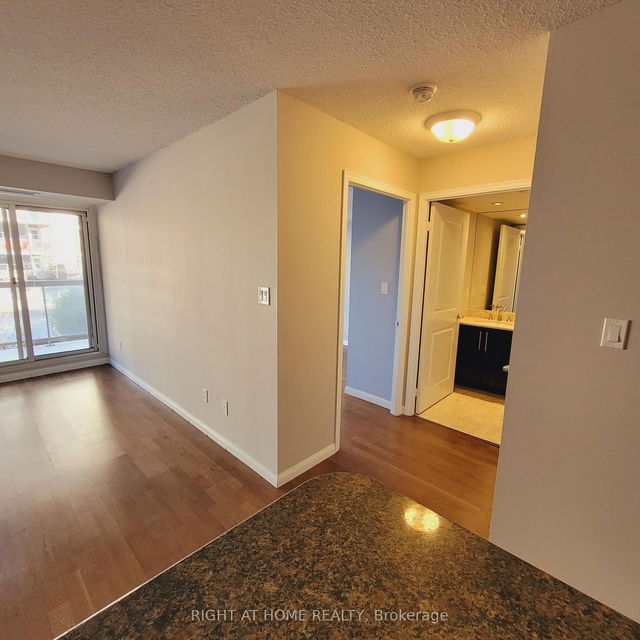 305 - 900 Mount Pleasant Road