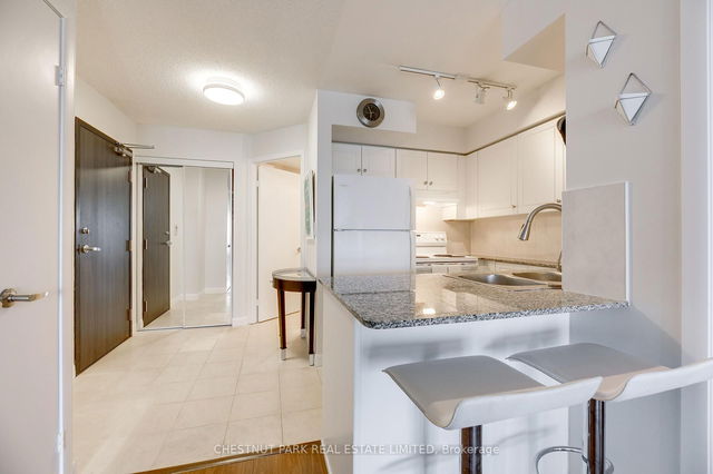 3003 - 210 Victoria Street